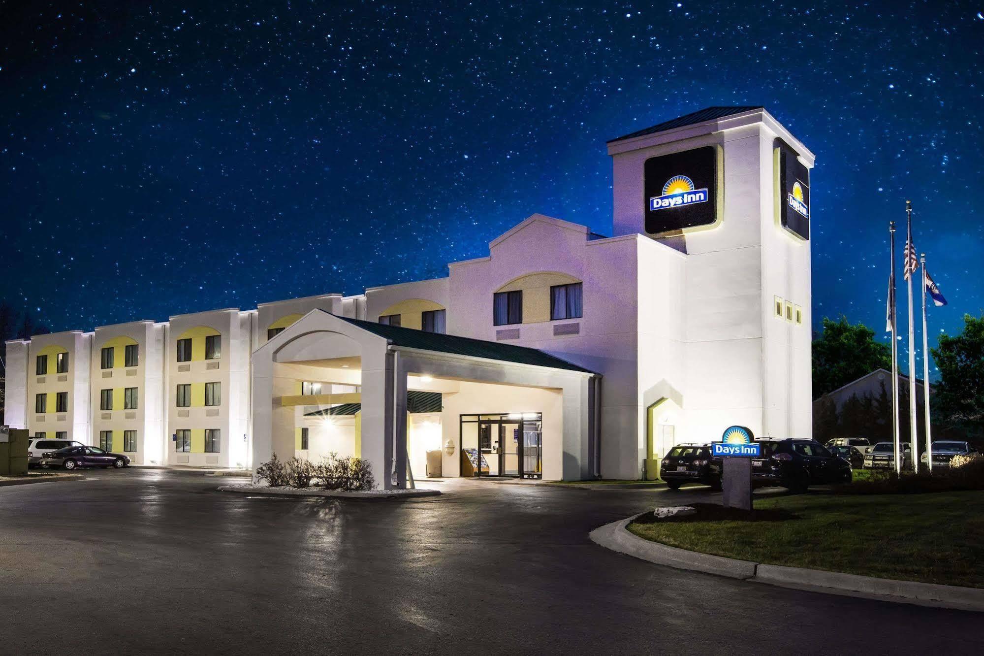 Days Inn By Wyndham Blue Springs Exterior foto