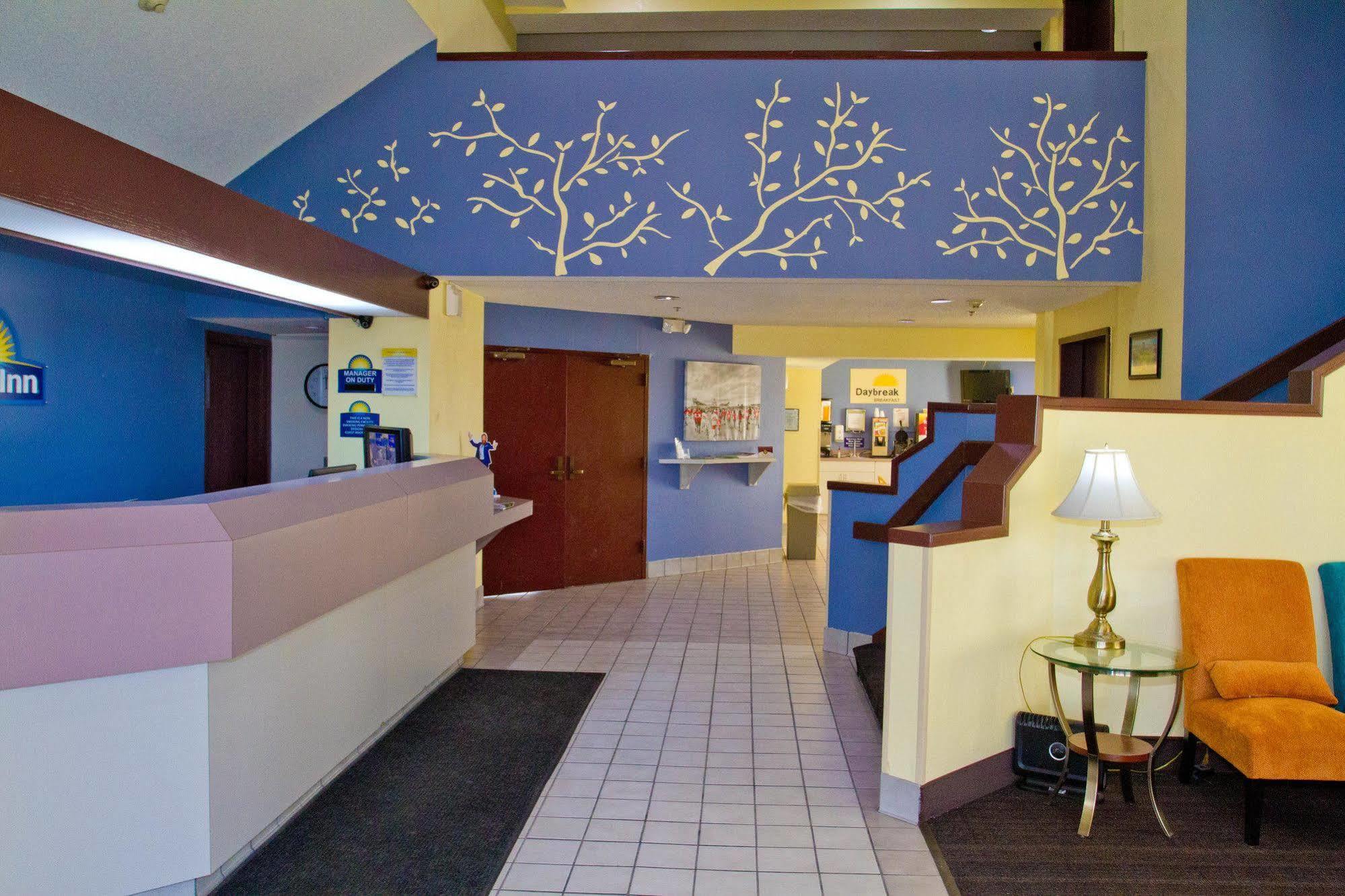 Days Inn By Wyndham Blue Springs Exterior foto